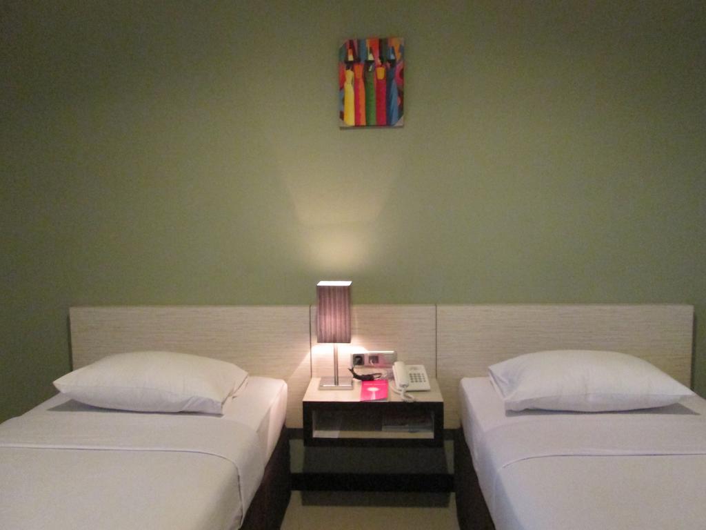 N3 Hotel Jakarta Chambre photo